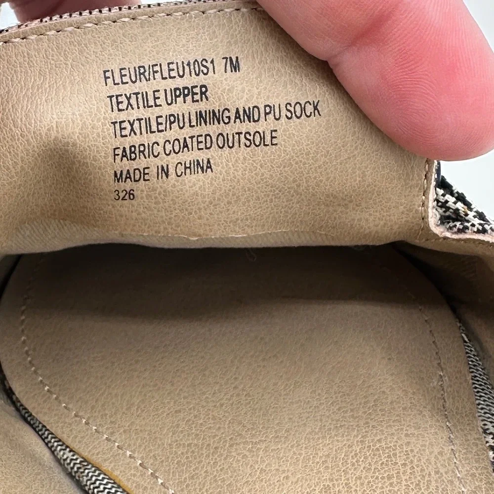 STEVE MADDEN Fleur Pointed Toe Mules Tan Plaid Chunky Black Chain Detail | 7 - Picture 11 of 13